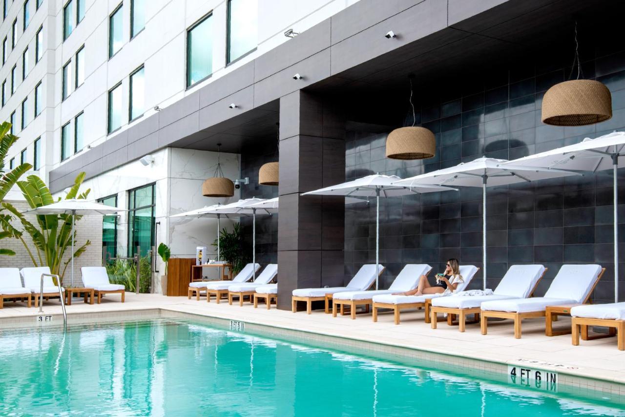 Ette Luxury Hotel & Spa Four Corners Exteriér fotografie The pool at the W South Beach