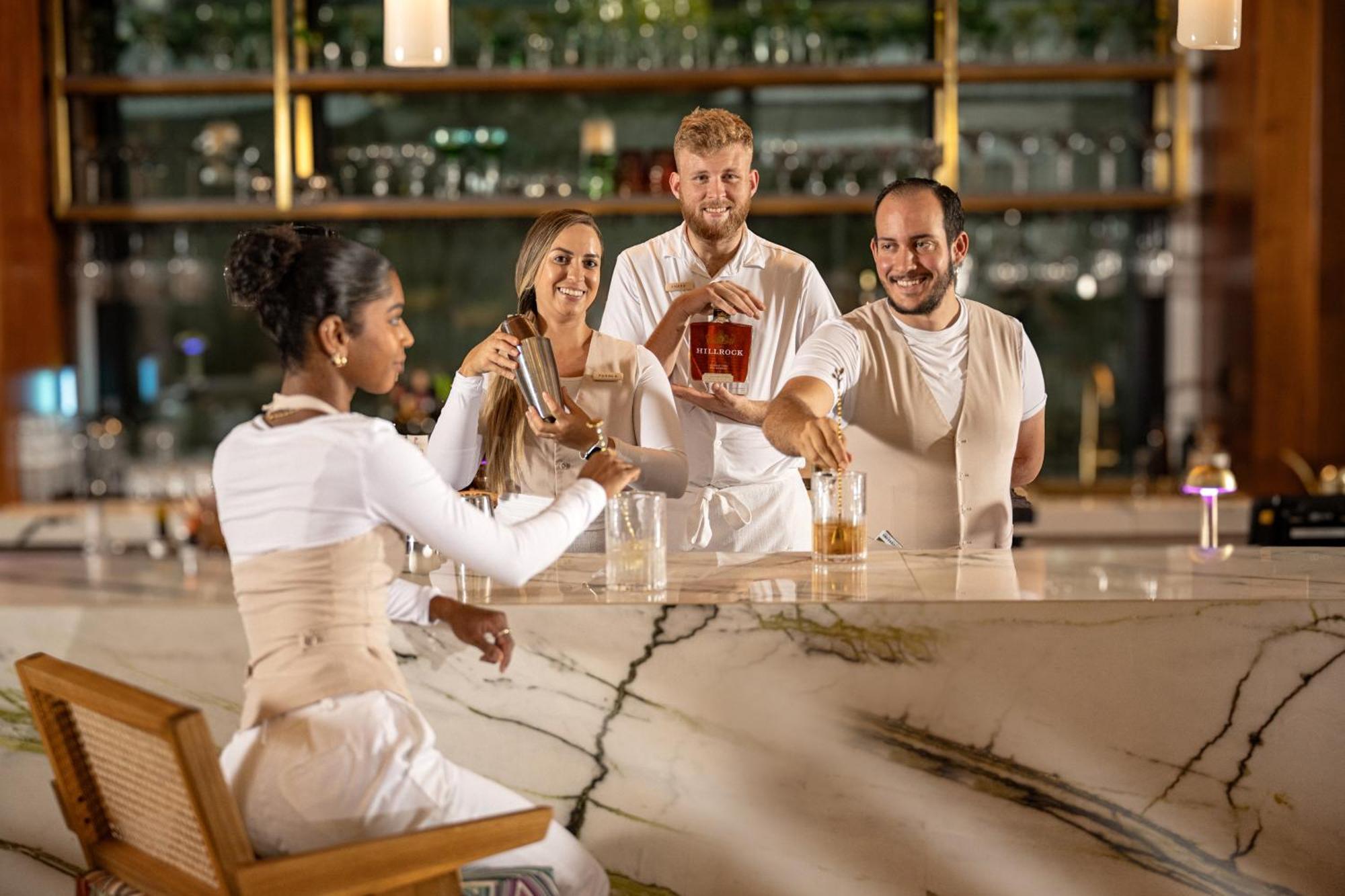 Ette Luxury Hotel & Spa Four Corners Exteriér fotografie The bar at the hotel